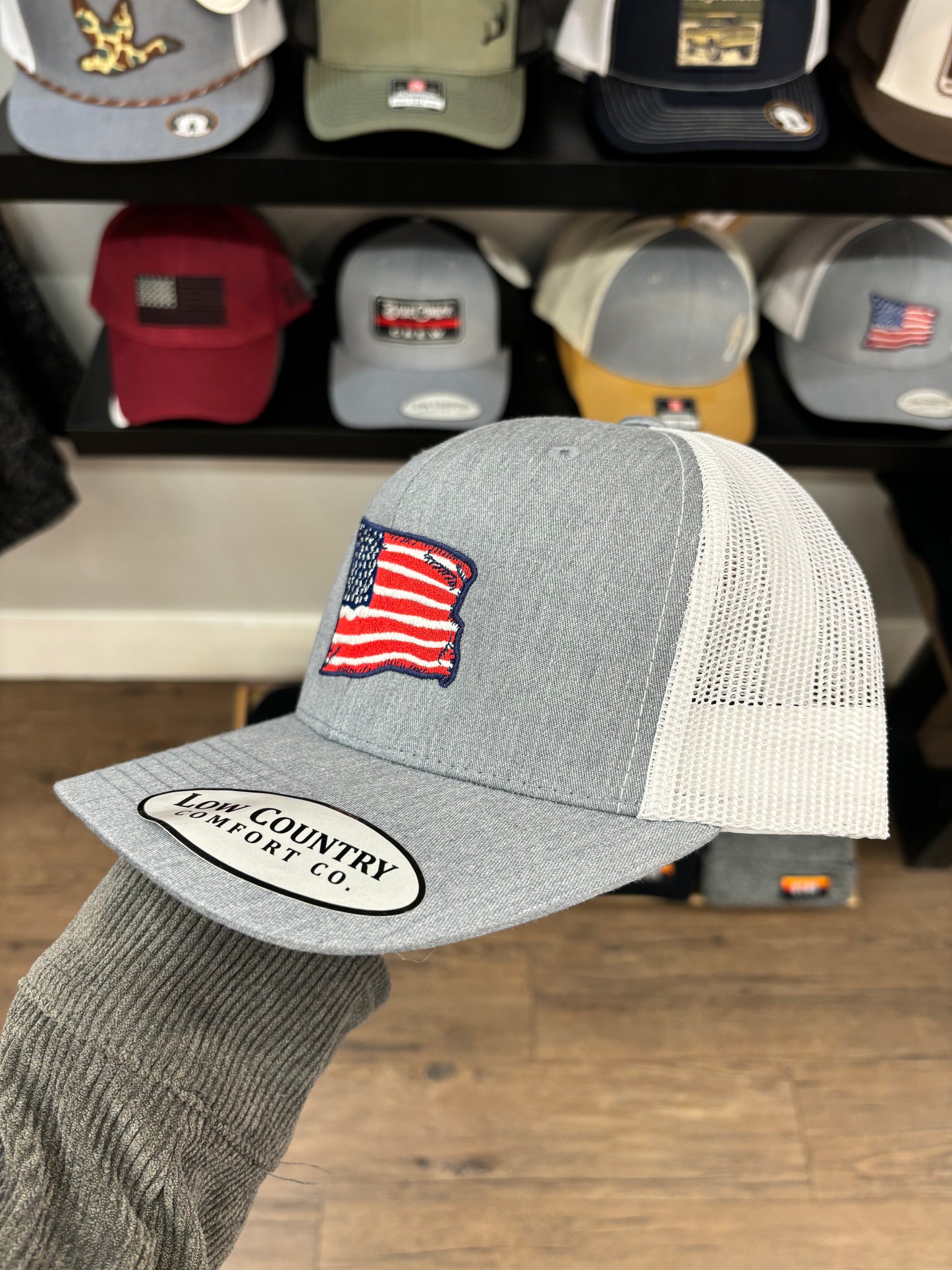 Men's Hat - Wavy US Flag