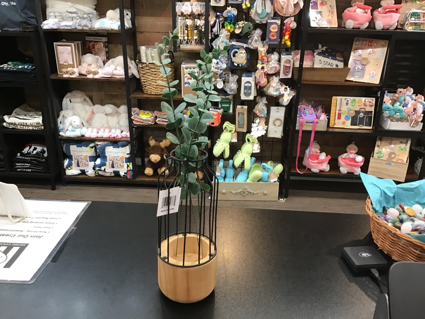 Large Wood Base with Wire Vase